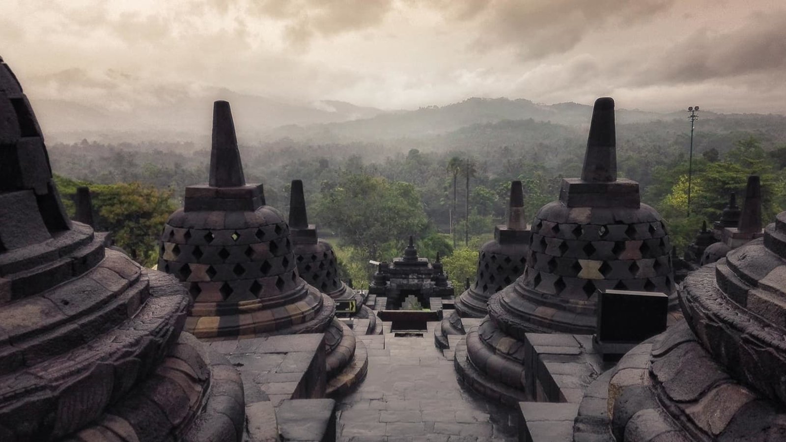 Paket Wisata Borobudur Dan Prambanan